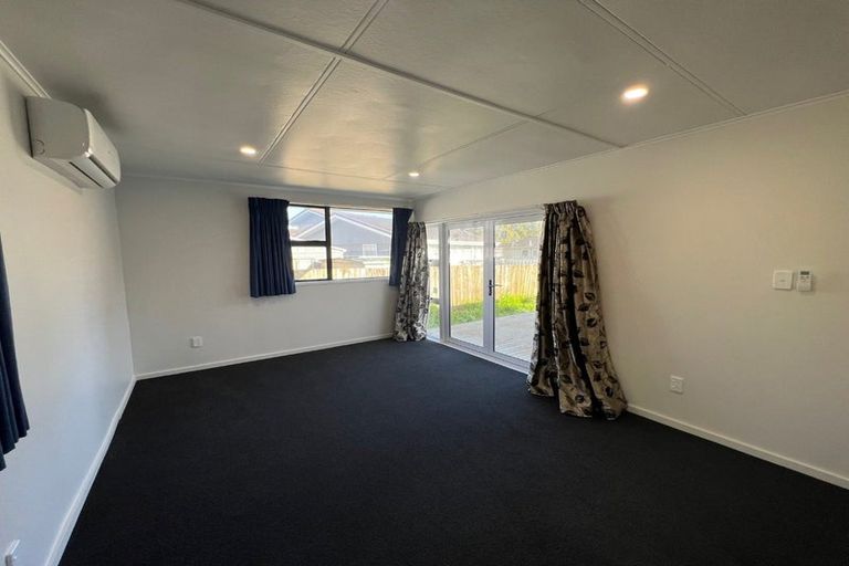 Photo of property in 381a Roscommon Road, Clendon Park, Auckland, 2103