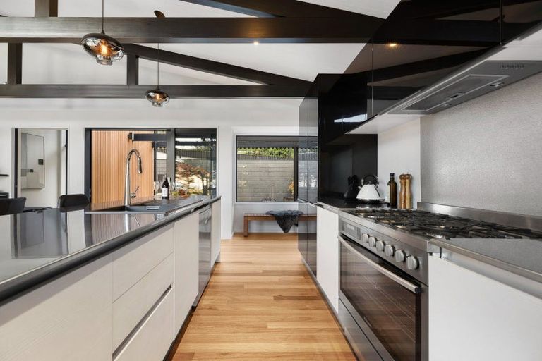 Photo of property in 18 Falcon Heights, Mount Creighton, Queenstown, 9371