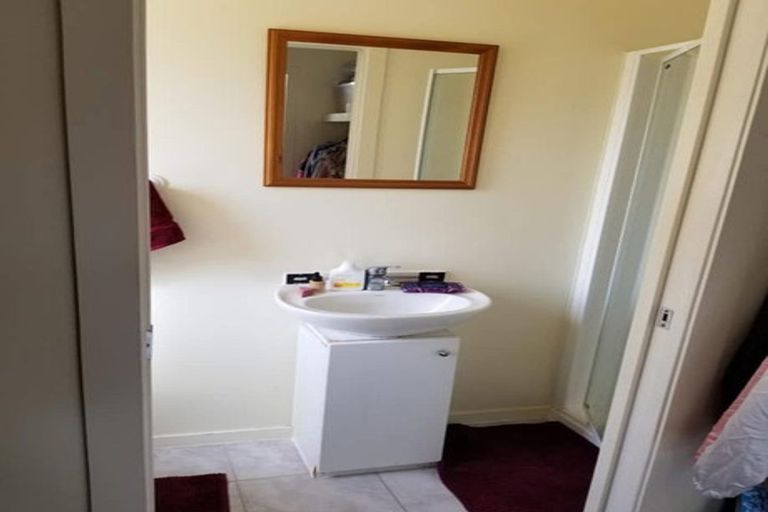 Photo of property in 2a Charlenne Close, Ranui, Auckland, 0612