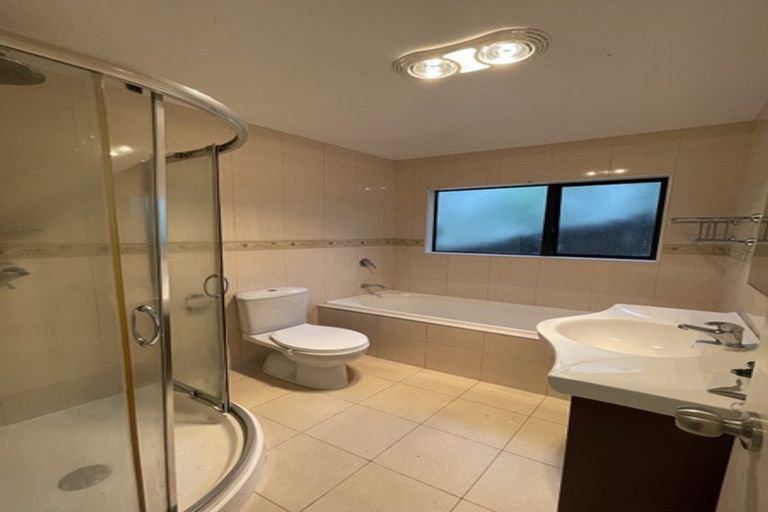 Photo of property in 6a Alma Street, Te Atatu South, Auckland, 0610