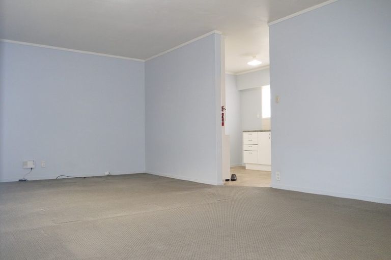 Photo of property in 1/11 Ballater Place, Highland Park, Auckland, 2010