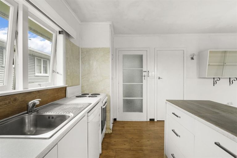 Photo of property in 13 Bruce Road, Glenfield, Auckland, 0629