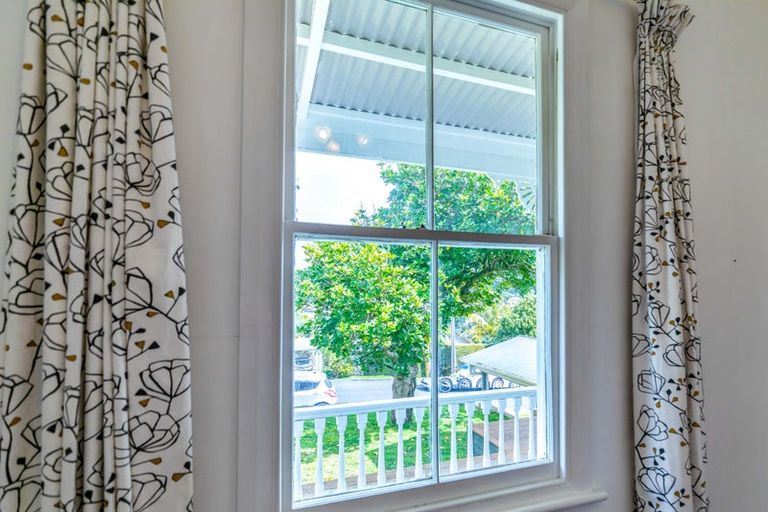 Photo of property in 63 Palmerston Road, Birkenhead, Auckland, 0626