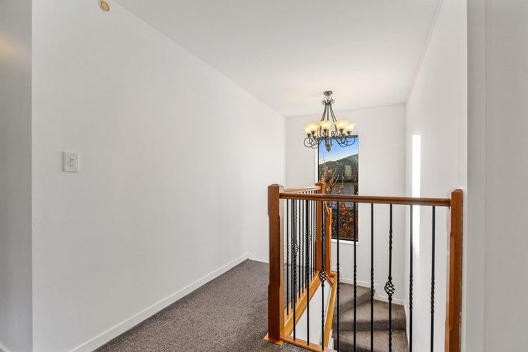 Photo of property in 78 Keri Vista Rise, Papakura, 2110