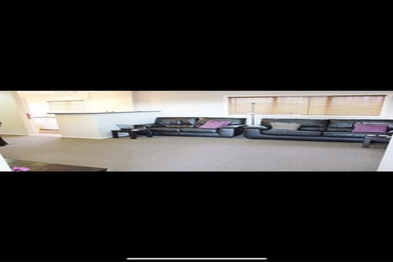 Photo of property in 1/9-11 Masterton Road, Rothesay Bay, Auckland, 0630