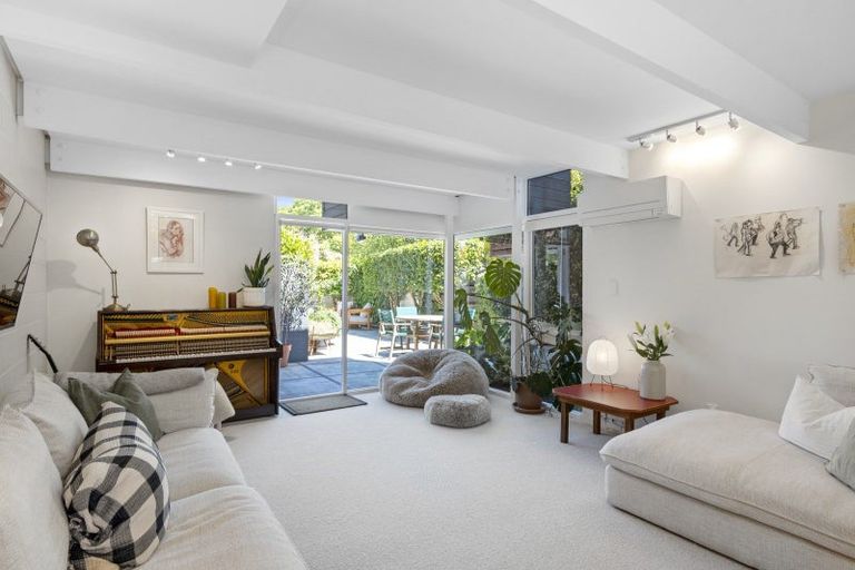 Photo of property in 102 Winchester Street, Merivale, Christchurch, 8014