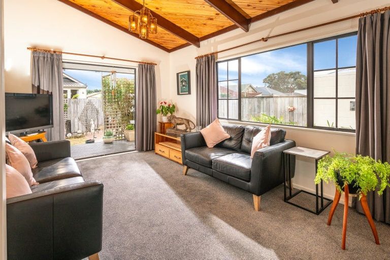 Photo of property in 14 Aparima Avenue, Miramar, Wellington, 6022