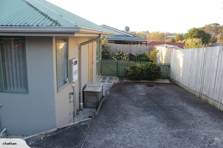 Photo of property in 76a Hepburn Road, Glendene, Auckland, 0602