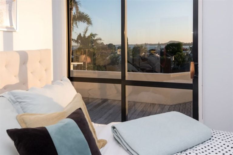 Photo of property in 2/4 Basilton Close, Bucklands Beach, Auckland, 2012