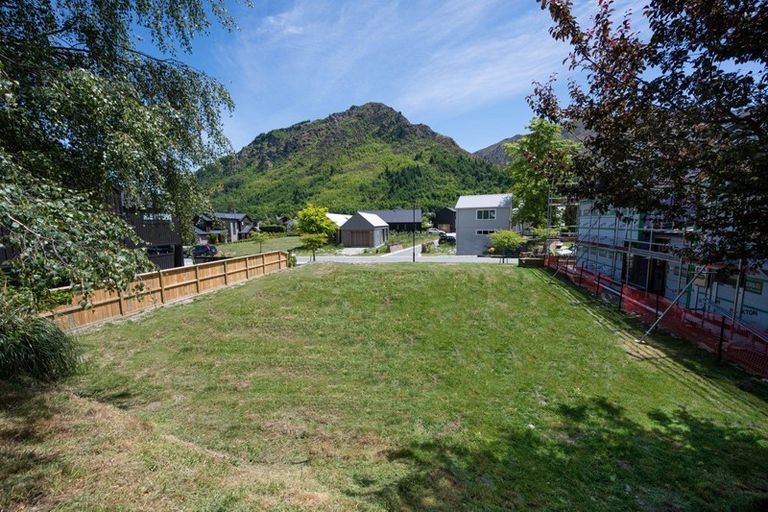 Photo of property in 22 Flynn Lane, Arrowtown, 9302
