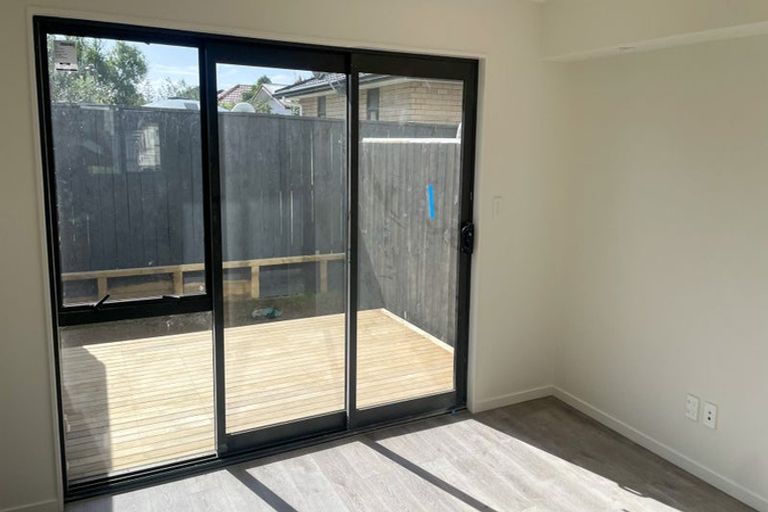 Photo of property in 3/5 Hikurangi Street, Te Atatu Peninsula, Auckland, 0610