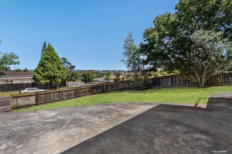 Photo of property in 139 Moire Road, West Harbour, Auckland, 0618