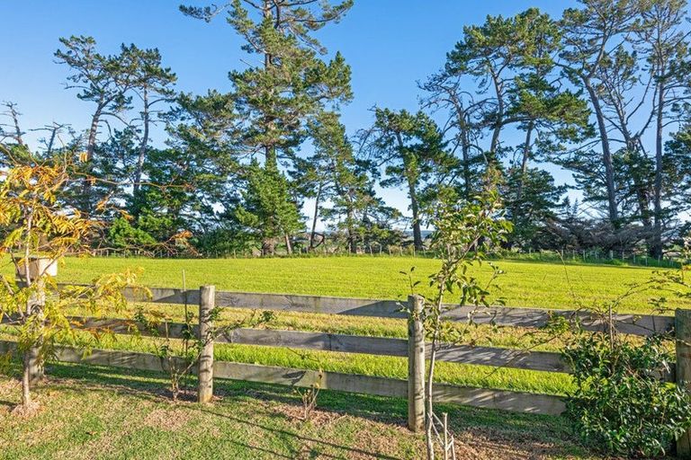 Photo of property in 30 Kawariki Road, Helensville, 0800