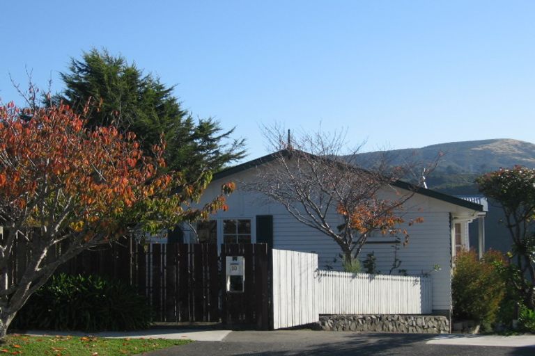Photo of property in 10 Greenwich Grove, Stokes Valley, Lower Hutt, 5019