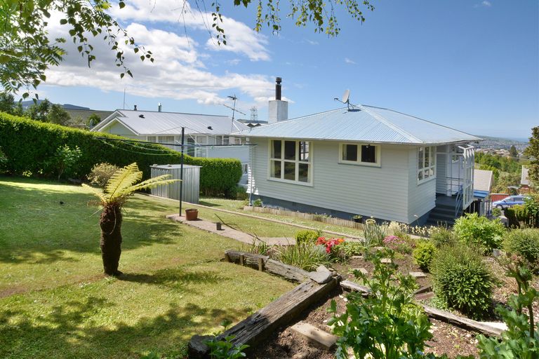 Photo of property in 14 Hanlon Street, Halfway Bush, Dunedin, 9010