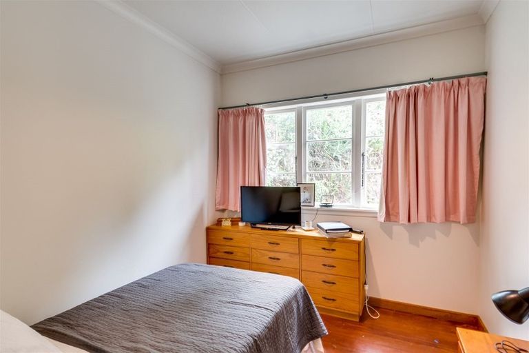 Photo of property in 45 Chaucer Road, Hospital Hill, Napier, 4110