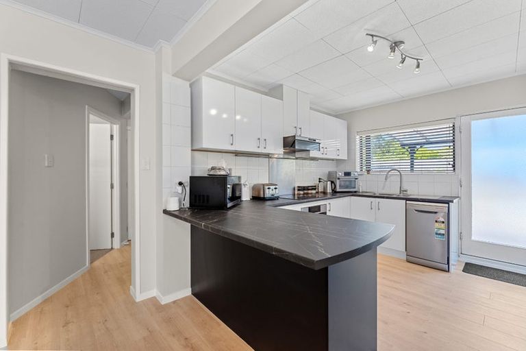 Photo of property in 15 Reynolds Place, Torbay, Auckland, 0630