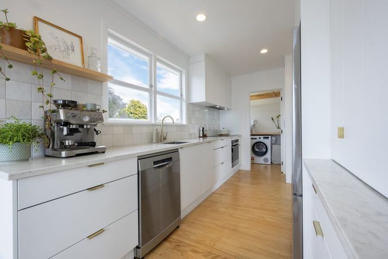 Photo of property in 8 Brennan Avenue, Te Atatu Peninsula, Auckland, 0610