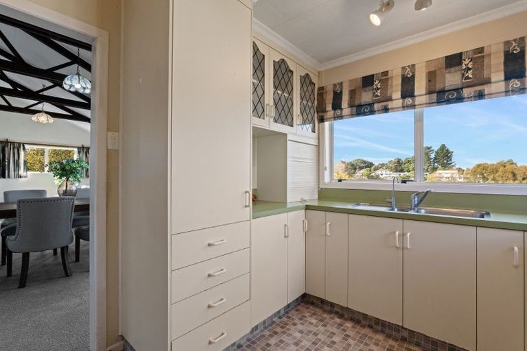 Photo of property in 6c Fairview Place, Westown, New Plymouth, 4310