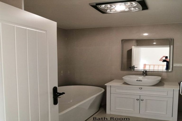 Photo of property in 29 Lawson Creek Street, Massey, Auckland, 0614