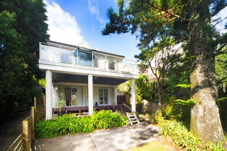 Photo of property in 44 Minnehaha Avenue, Titirangi, Auckland, 0604