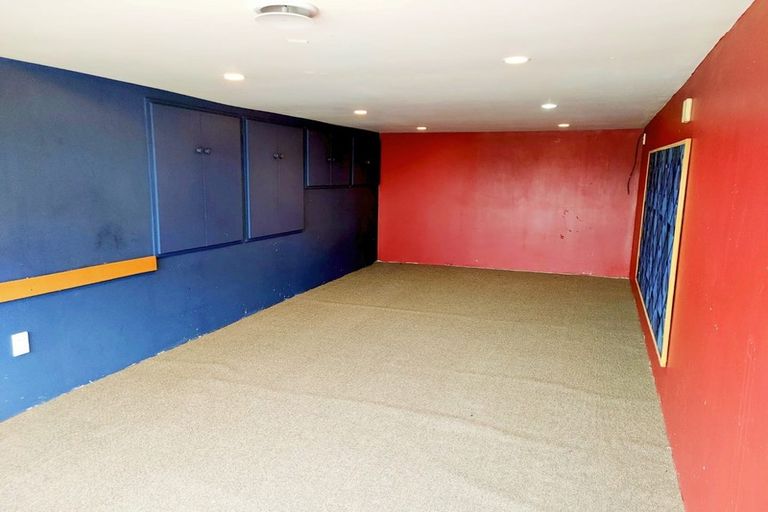 Photo of property in 34 Glenfern Road, Mellons Bay, Auckland, 2014