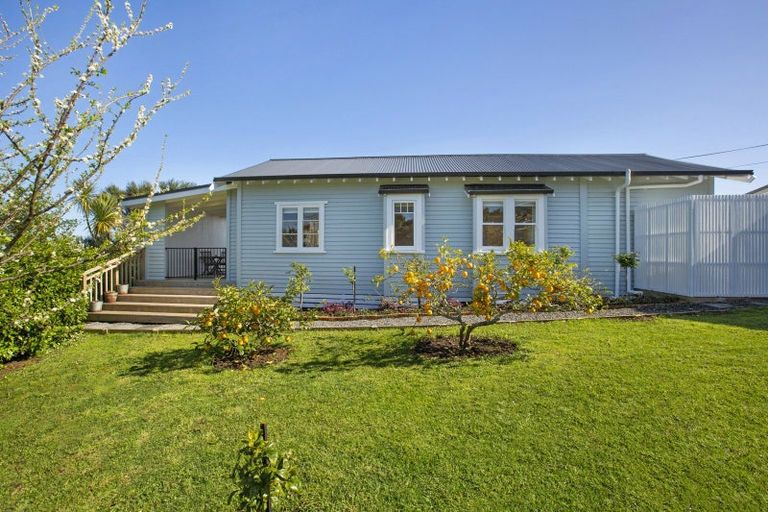Photo of property in 18 Stewart Street, Raglan, 3225