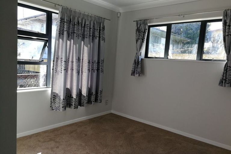 Photo of property in 16 Velma Road, Hillcrest, Auckland, 0627