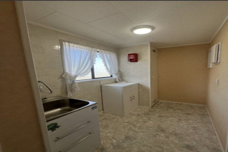 Photo of property in 18 Deodar Place, Totara Heights, Auckland, 2105