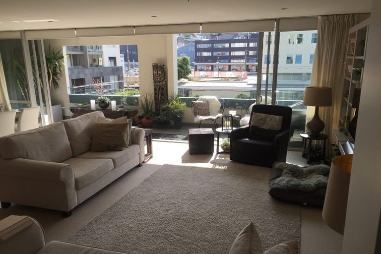 Photo of property in Sanctum Apartment, 10 Ebor Street, Te Aro, Wellington, 6011