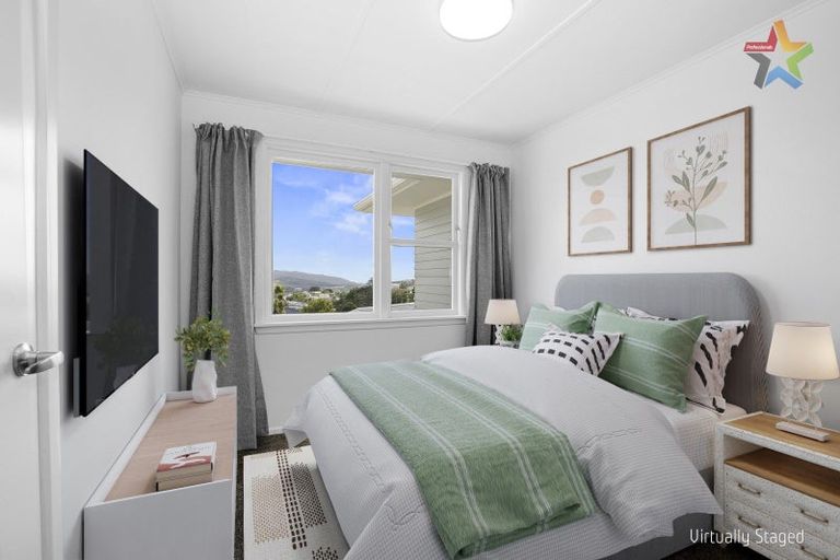 Photo of property in 5 Balmain Street, Newlands, Wellington, 6037