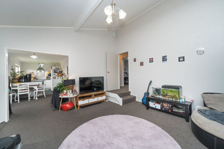 Photo of property in 57 Rhodes Drive, Kelvin Grove, Palmerston North, 4414