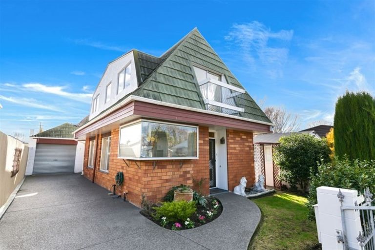 Photo of property in 14 Abberley Crescent, St Albans, Christchurch, 8014