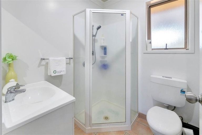 Photo of property in 13 San Pedro Place, Henderson, Auckland, 0612