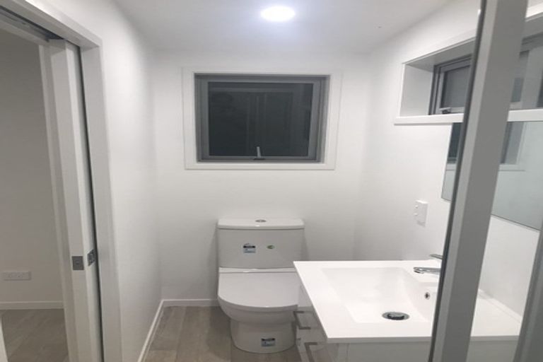 Photo of property in 7 Skyla Place, Massey, Auckland, 0614