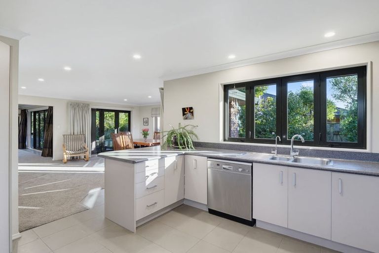 Photo of property in 28b Johnstone Drive, Fitzherbert, Palmerston North, 4410