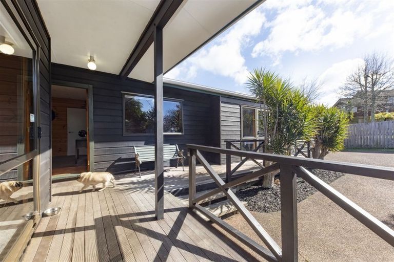 Photo of property in 11 Marlin Street, West Harbour, Auckland, 0618