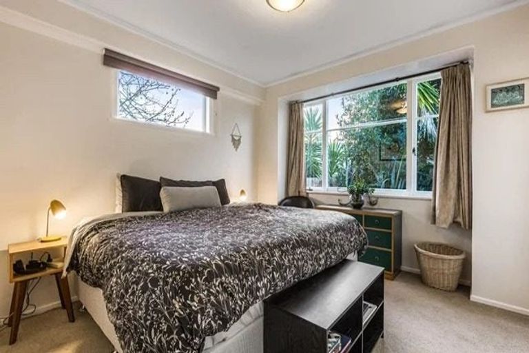 Photo of property in 20 Woodvale Road, Glen Eden, Auckland, 0602