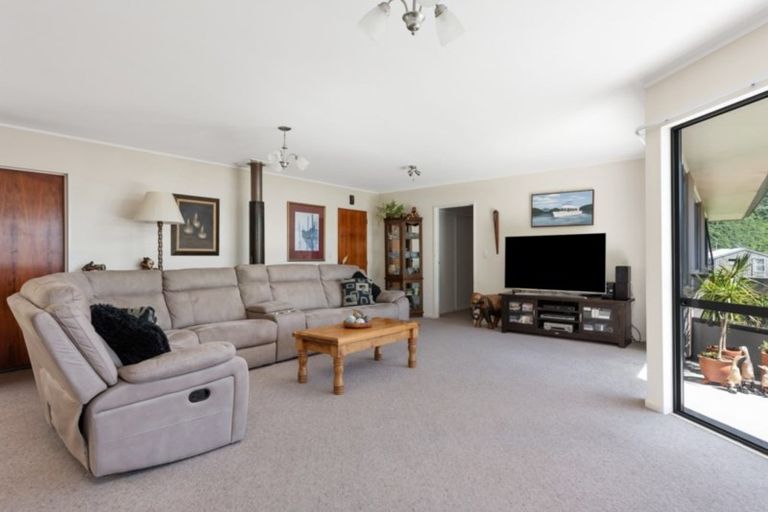 Photo of property in 68 Moana View Road, Waikawa, Picton, 7220