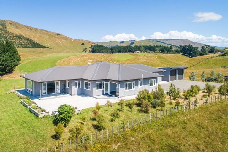 Photo of property in 52 Highland View Drive, Tokomaru, Palmerston North, 4474