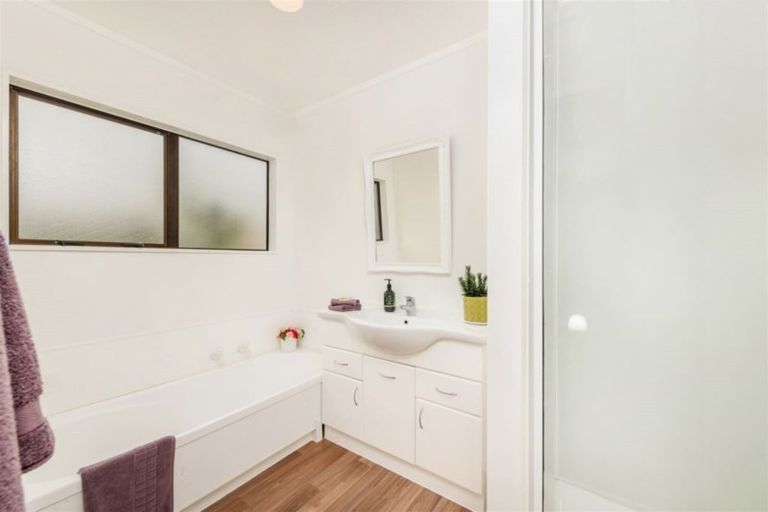 Photo of property in 1/25 Clearview Heights, Ranui, Auckland, 0612