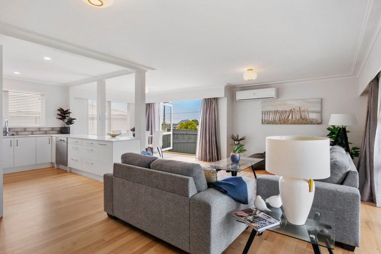 Photo of property in 2 Bellevue Road, Brookfield, Tauranga, 3110