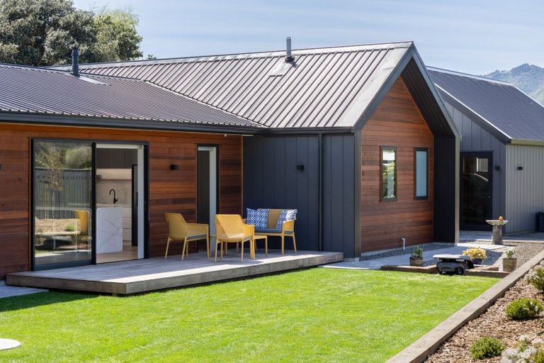 Photo of property in 5 Bressay Way, Waikanae, 5036