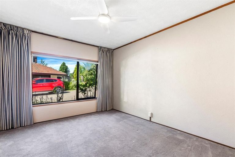 Photo of property in 39a Grand Vue Road, Kawaha Point, Rotorua, 3010