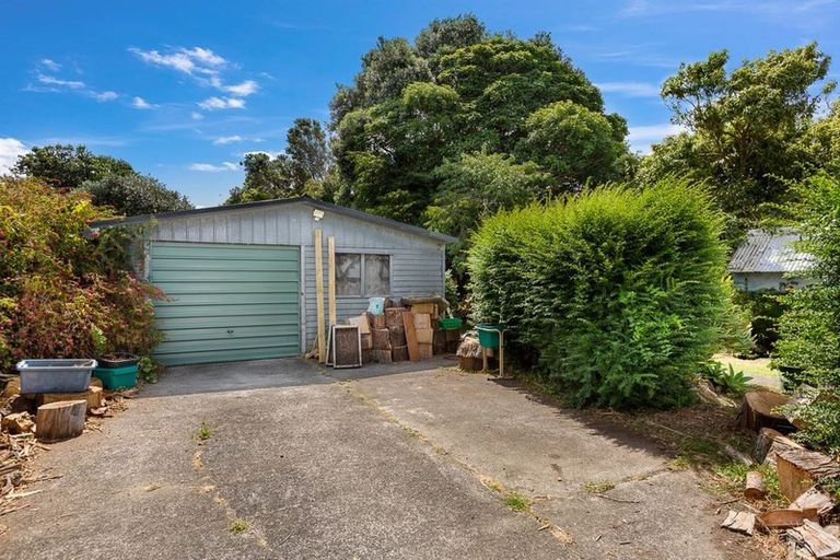 Photo of property in 27 Ranui Station Road, Ranui, Auckland, 0612