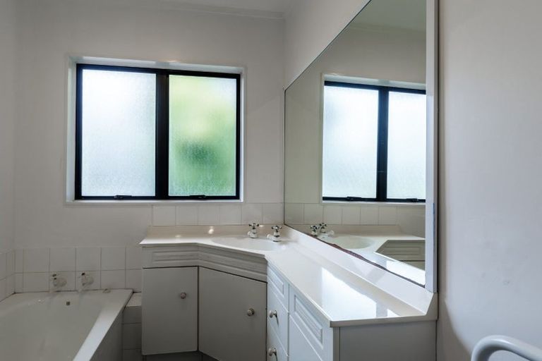 Photo of property in 108 Okura River Road, Okura, Albany, 0792