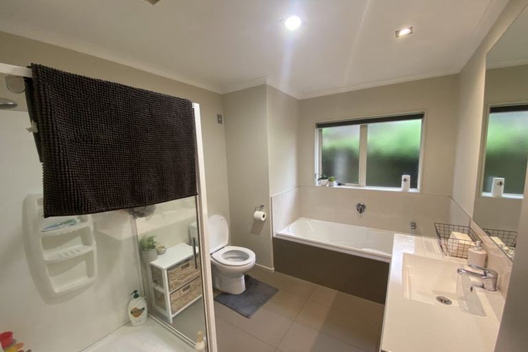 Photo of property in 5 Chloe Place, Massey, Auckland, 0614