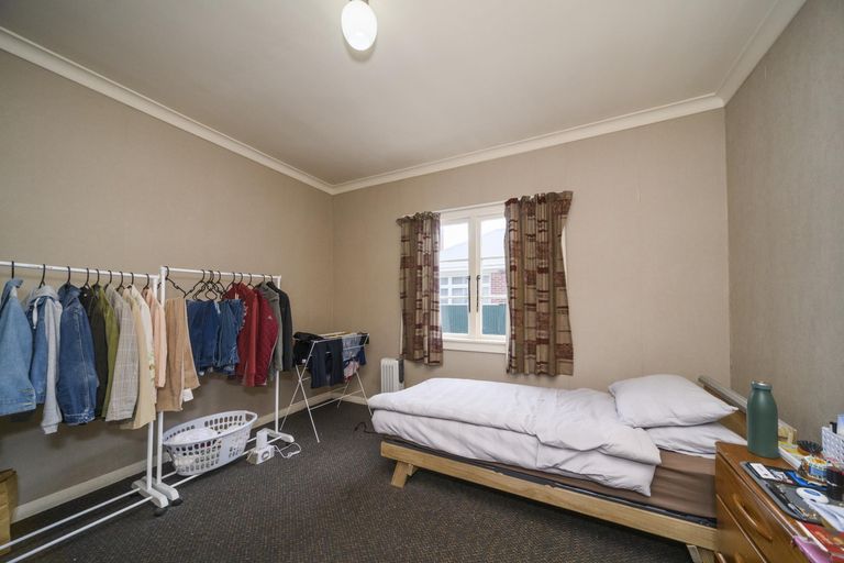 Photo of property in 629 Featherston Street, Roslyn, Palmerston North, 4414