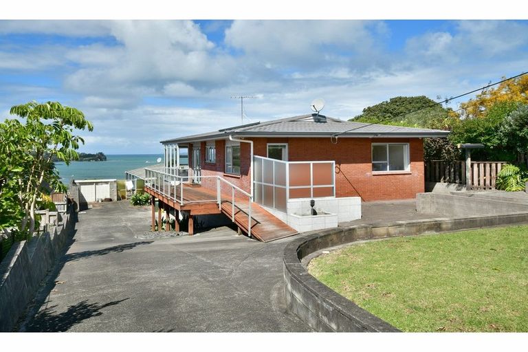 Photo of property in 1017 Whangaparaoa Road, Tindalls Beach, Whangaparaoa, 0930