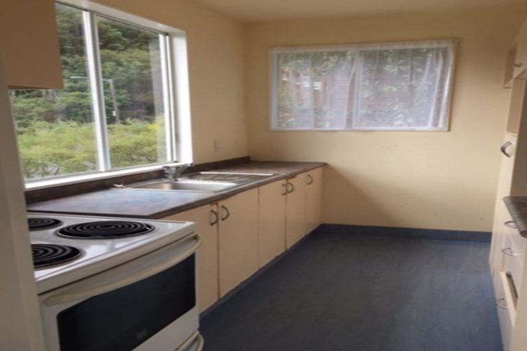 Photo of property in 13 Haven Grove, Naenae, Lower Hutt, 5011